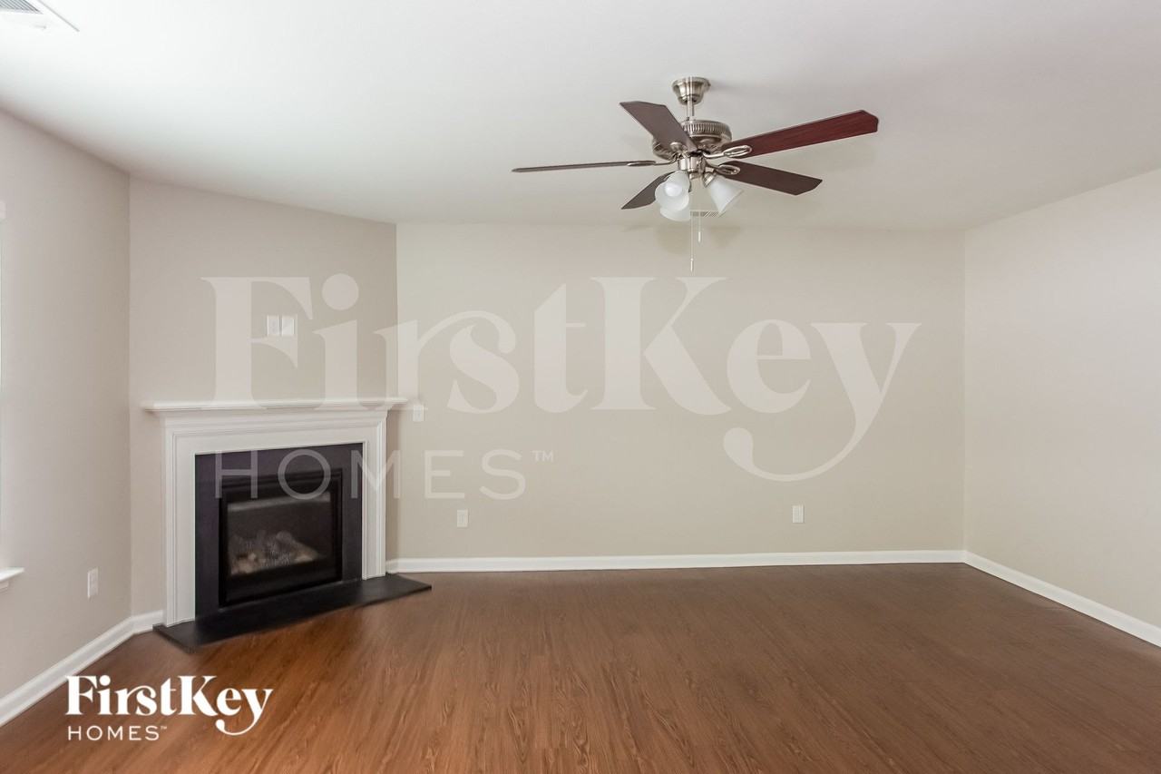 5931 Sanders Farm Ln - Photo 4 of 15