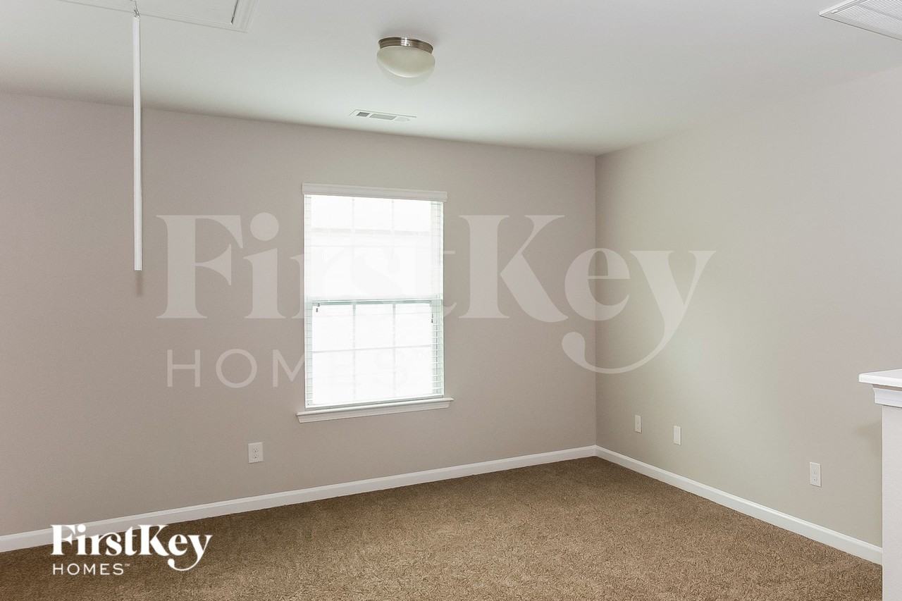 5931 Sanders Farm Ln - Photo 7 of 15