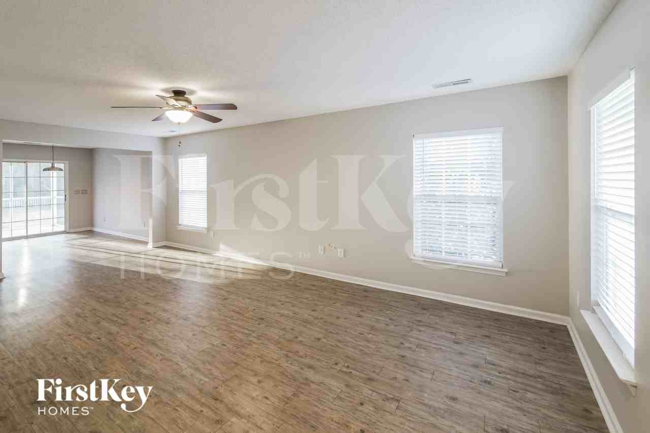 149 Old Tree Rd - Photo 3 of 16
