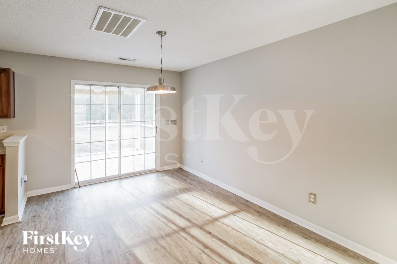 149 Old Tree Rd - Photo 5 of 16