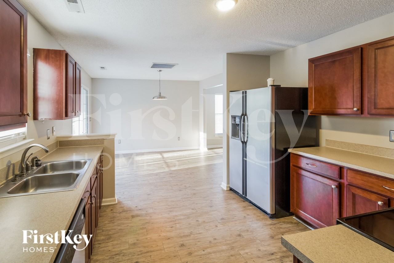 149 Old Tree Rd - Photo 7 of 16