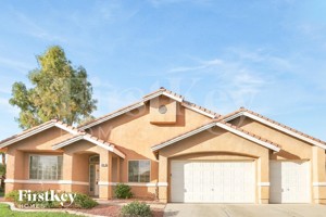 featured image of 2534 Farmington Ave