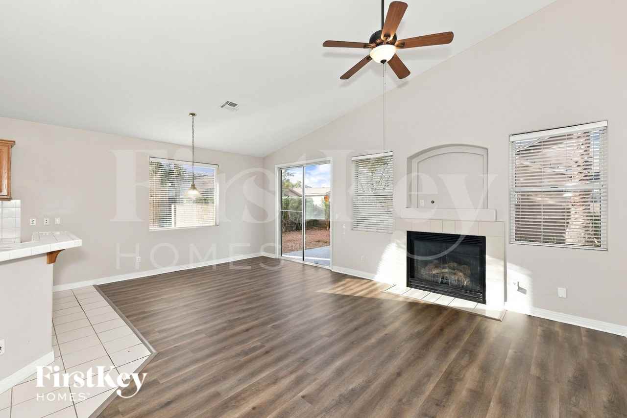 2534 Farmington Ave - Photo 3 of 16