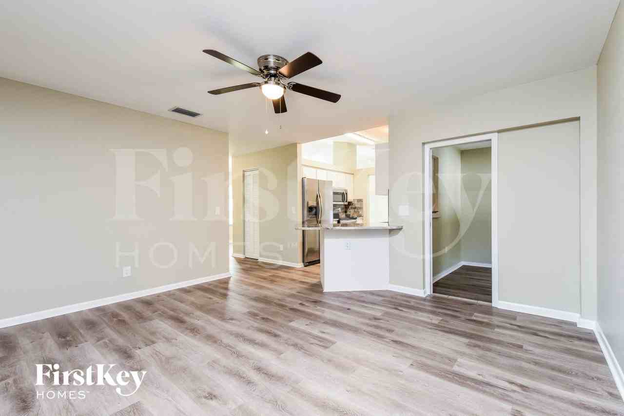 3330 Sw 27th Ave - Photo 2 of 15