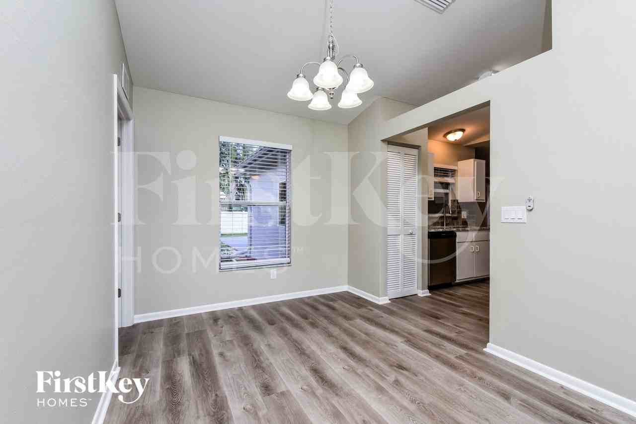 3330 Sw 27th Ave - Photo 5 of 15