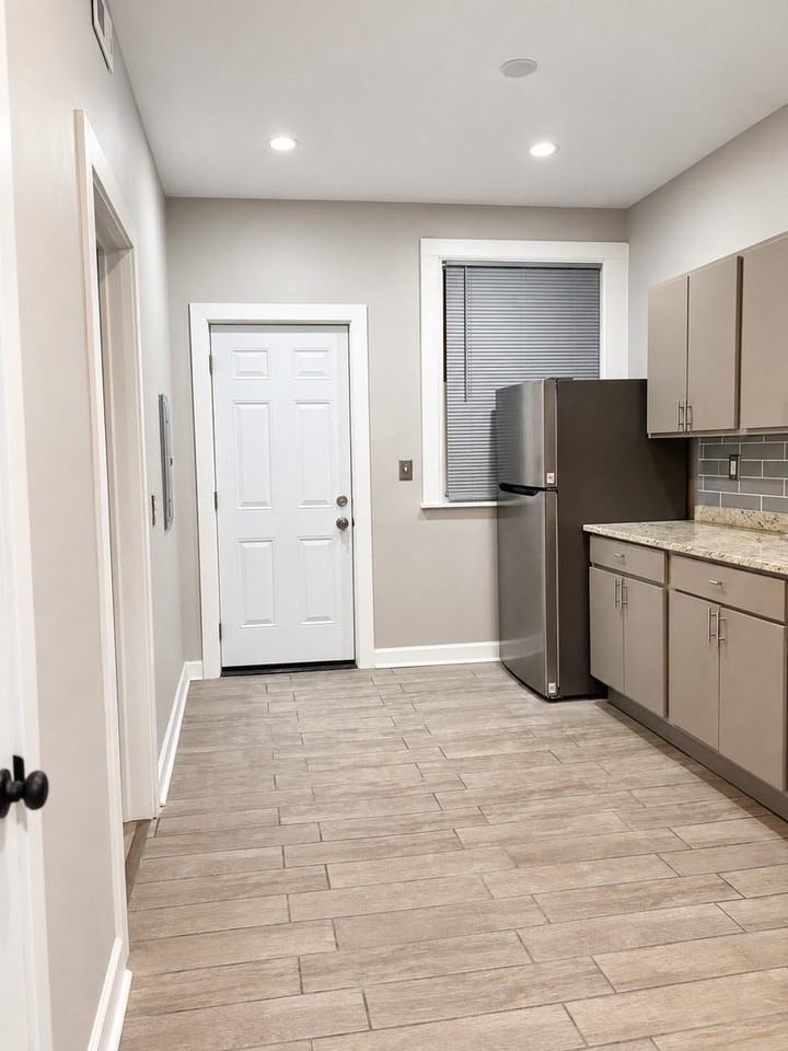 6344 S Vernon Ave - Photo 3 of 18