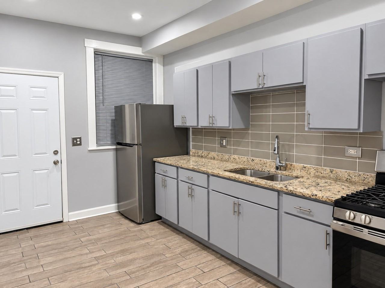 6344 S Vernon Ave - Photo 5 of 18
