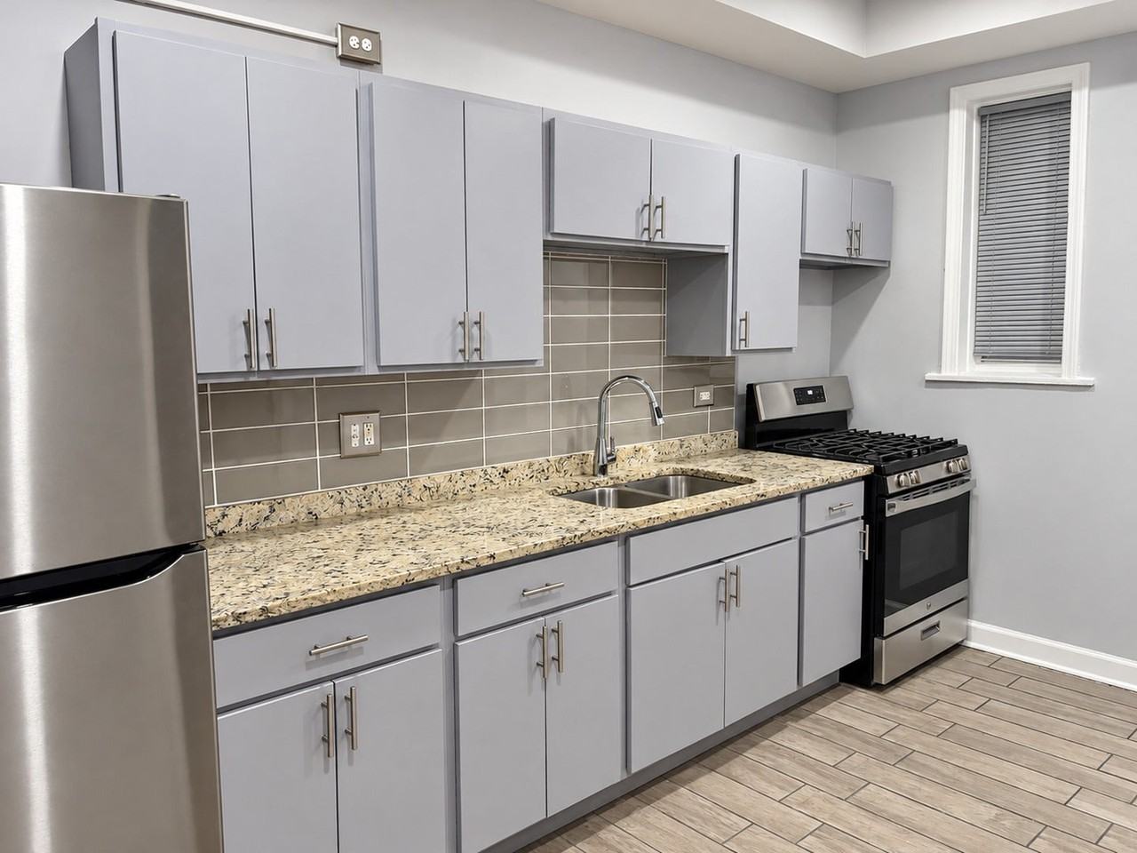 6344 S Vernon Ave - Photo 6 of 18