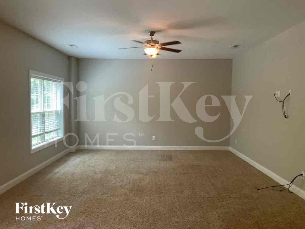 1618 Ashmead Ln - Photo 3 of 18