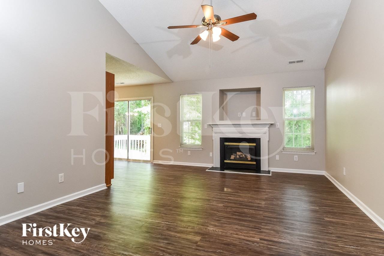 6 Mahogany Ct - Photo 3 of 15