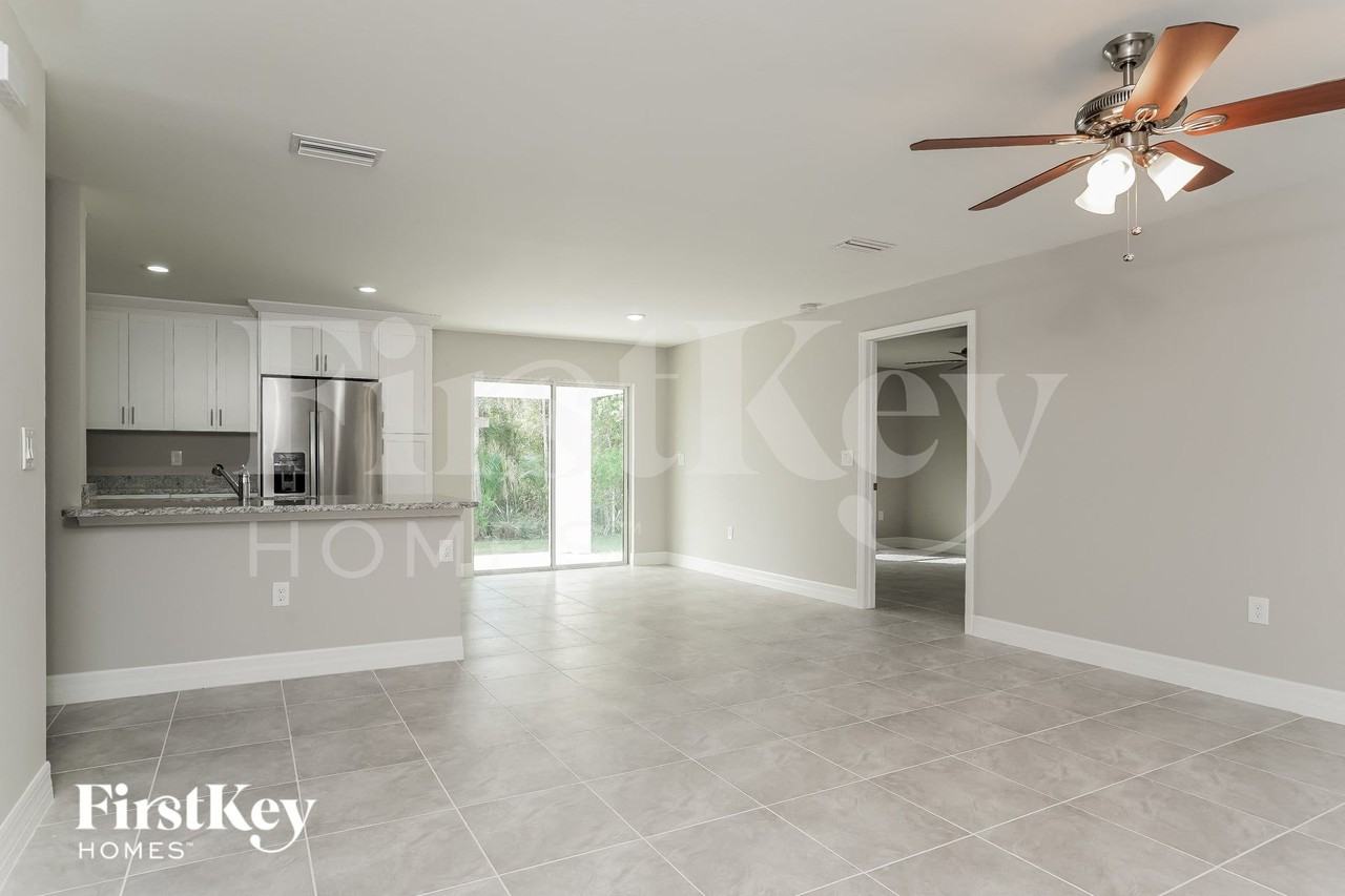 5315 Centennial Blvd - Photo 3 of 15