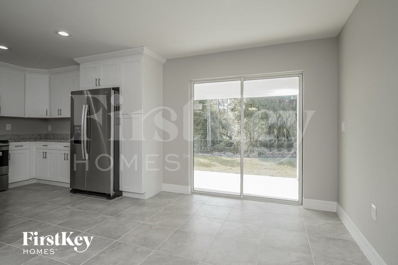5315 Centennial Blvd - Photo 4 of 15