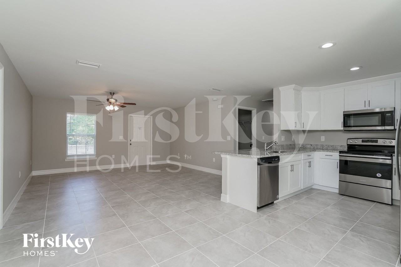 5315 Centennial Blvd - Photo 5 of 15