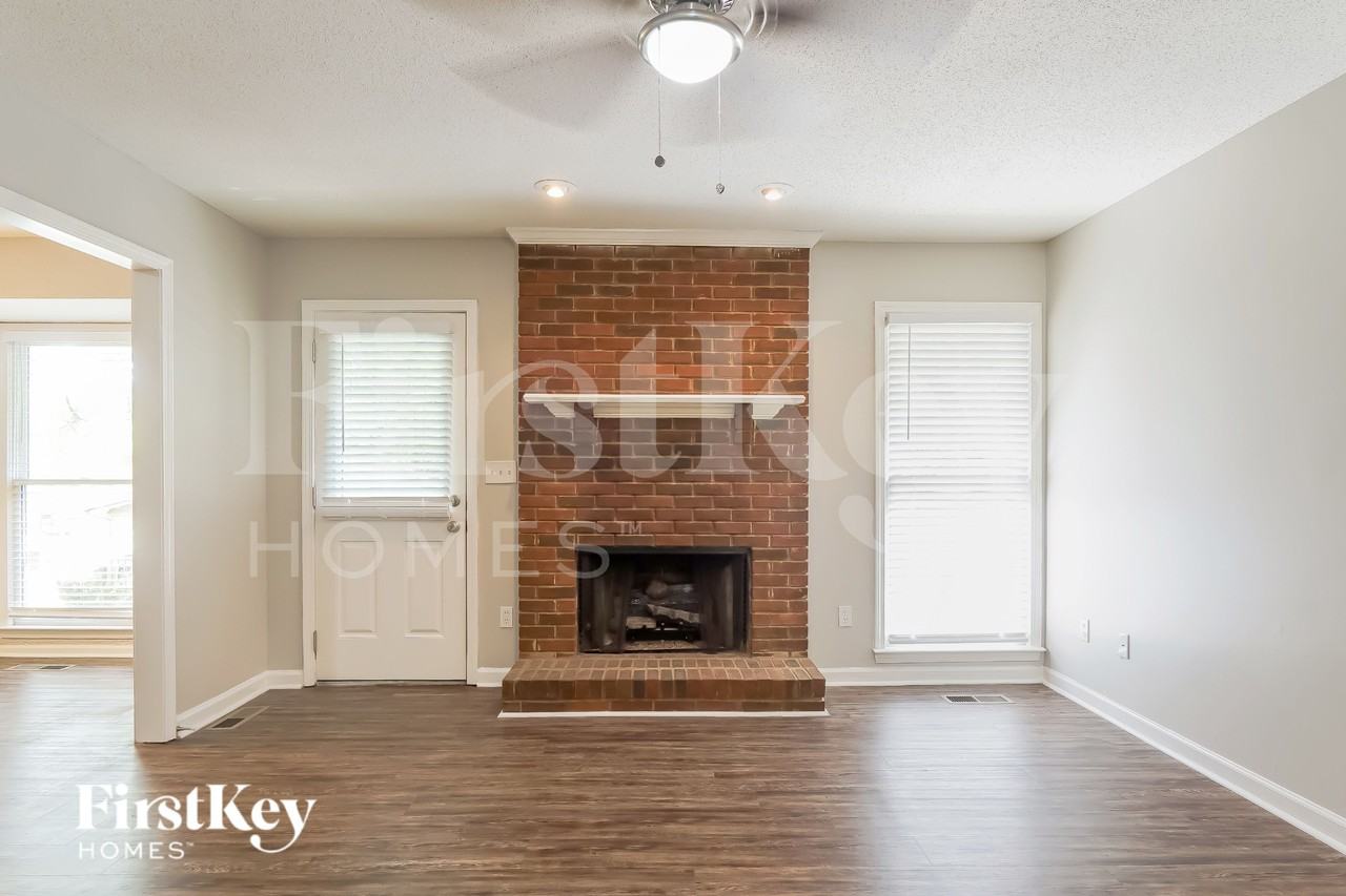 908 10th St Sw - Photo 3 of 15