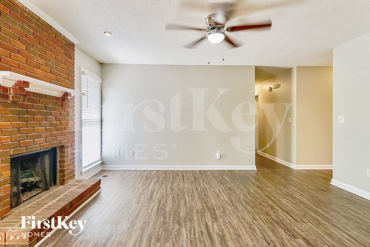 908 10th St Sw - Photo 4 of 15