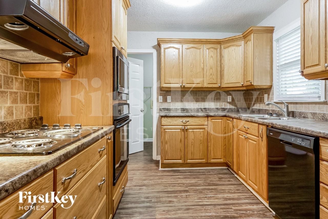 908 10th St Sw - Photo 7 of 15