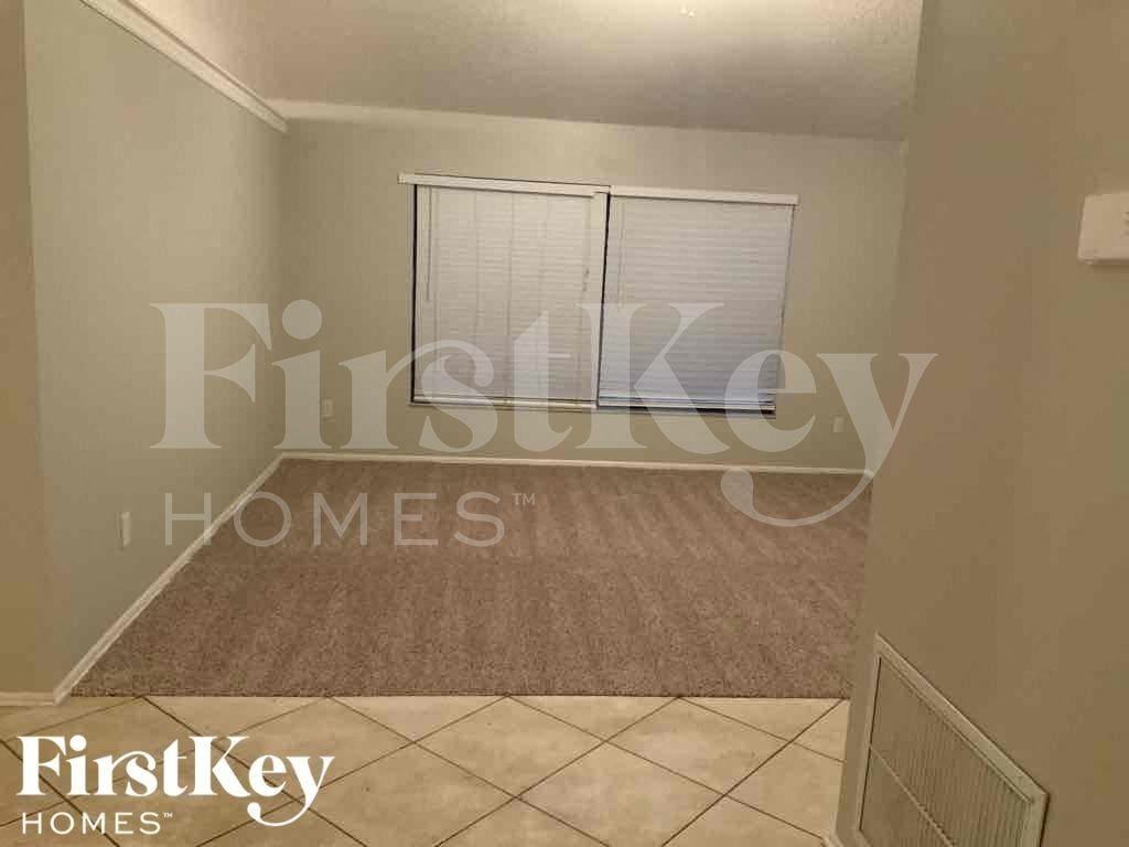 8142 Bright Meadow Dr - Photo 3 of 11