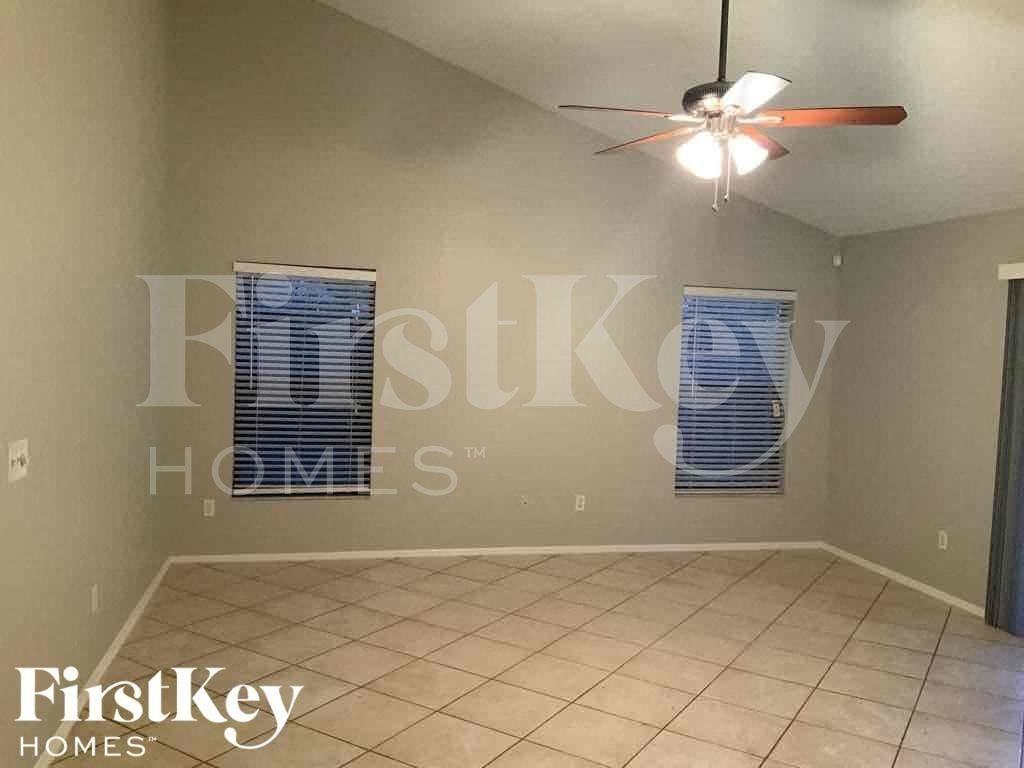 8142 Bright Meadow Dr - Photo 4 of 11