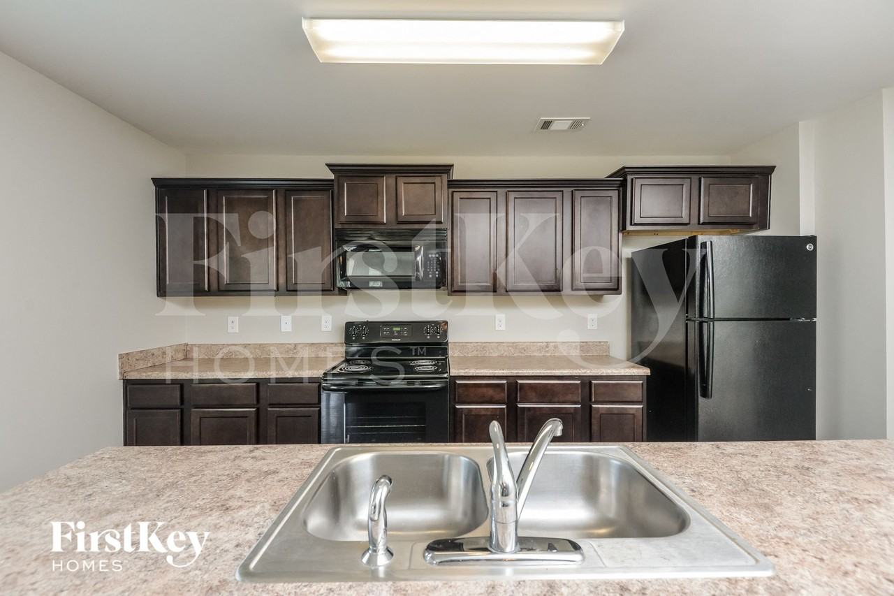 5884 Cheshire Cove Trl - Photo 6 of 15