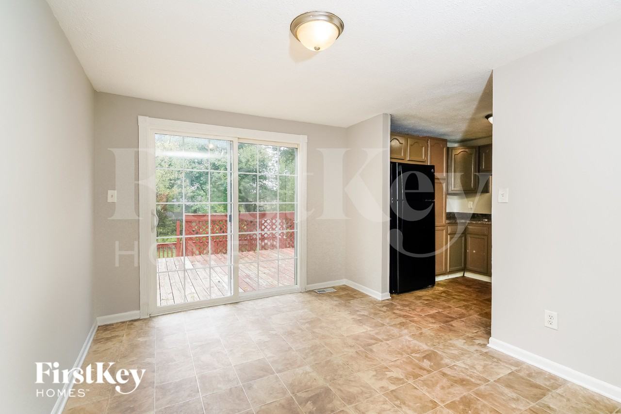5501 Milhouse Rd - Photo 4 of 15