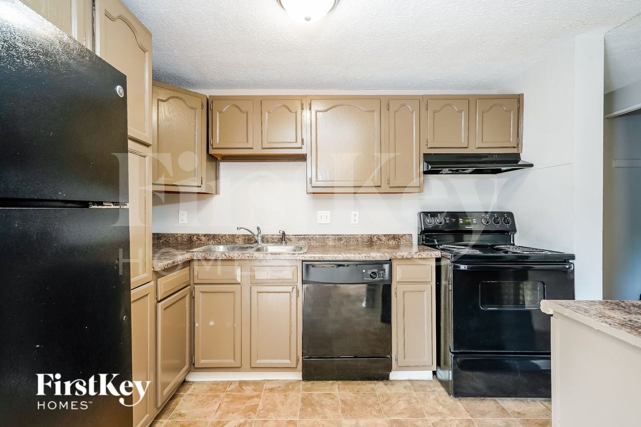5501 Milhouse Rd - Photo 5 of 15