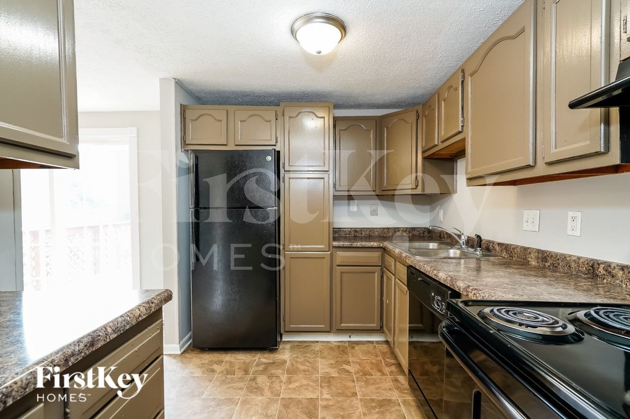 5501 Milhouse Rd - Photo 6 of 15