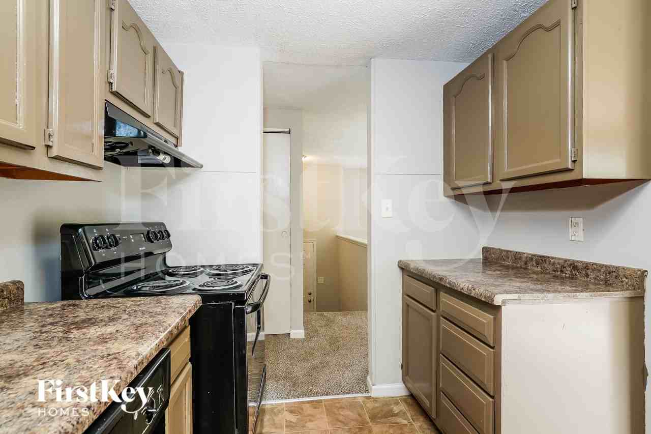 5501 Milhouse Rd - Photo 7 of 15