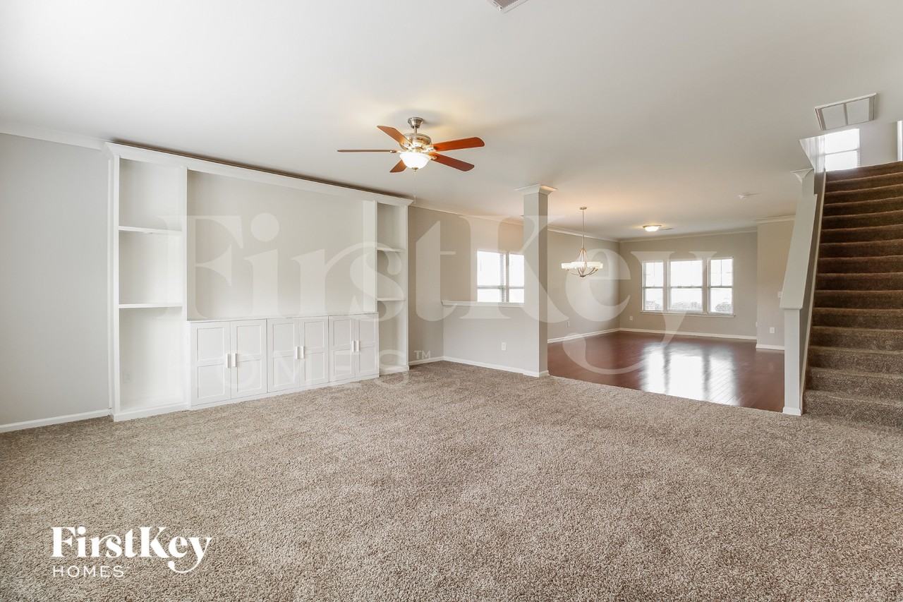 5232 Smoky Ridge Ln - Photo 2 of 15