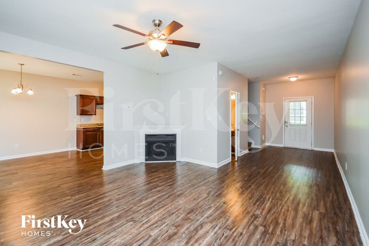 5068 Pioneer Pkwy - Photo 3 of 15
