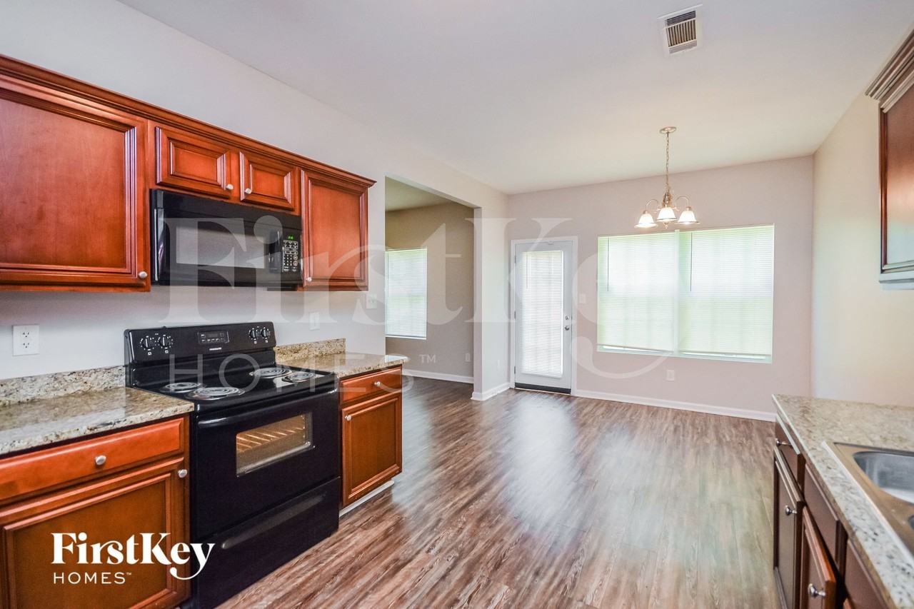 5068 Pioneer Pkwy - Photo 6 of 15