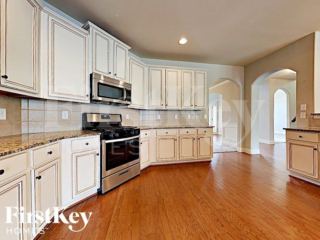 3742 Lake Enclave Way - Photo 3 of 17