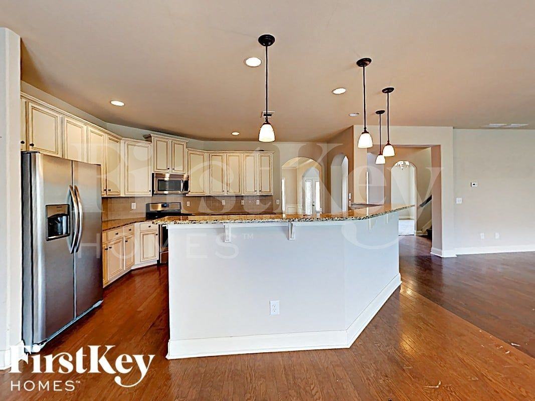 3742 Lake Enclave Way - Photo 4 of 17
