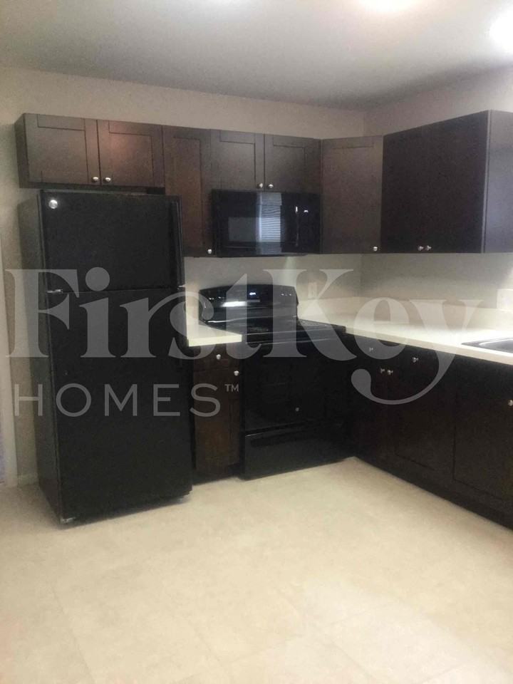 2561 Se Jackson St - Photo 7 of 35