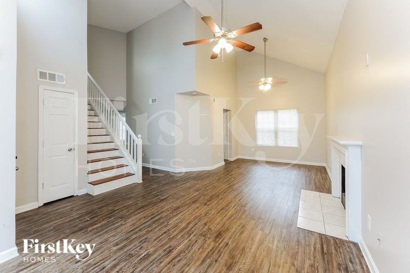 2323 Sandhill Pl Sw - Photo 4 of 15