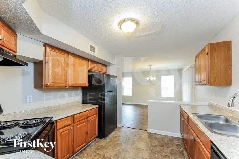 2323 Sandhill Pl Sw - Photo 6 of 15
