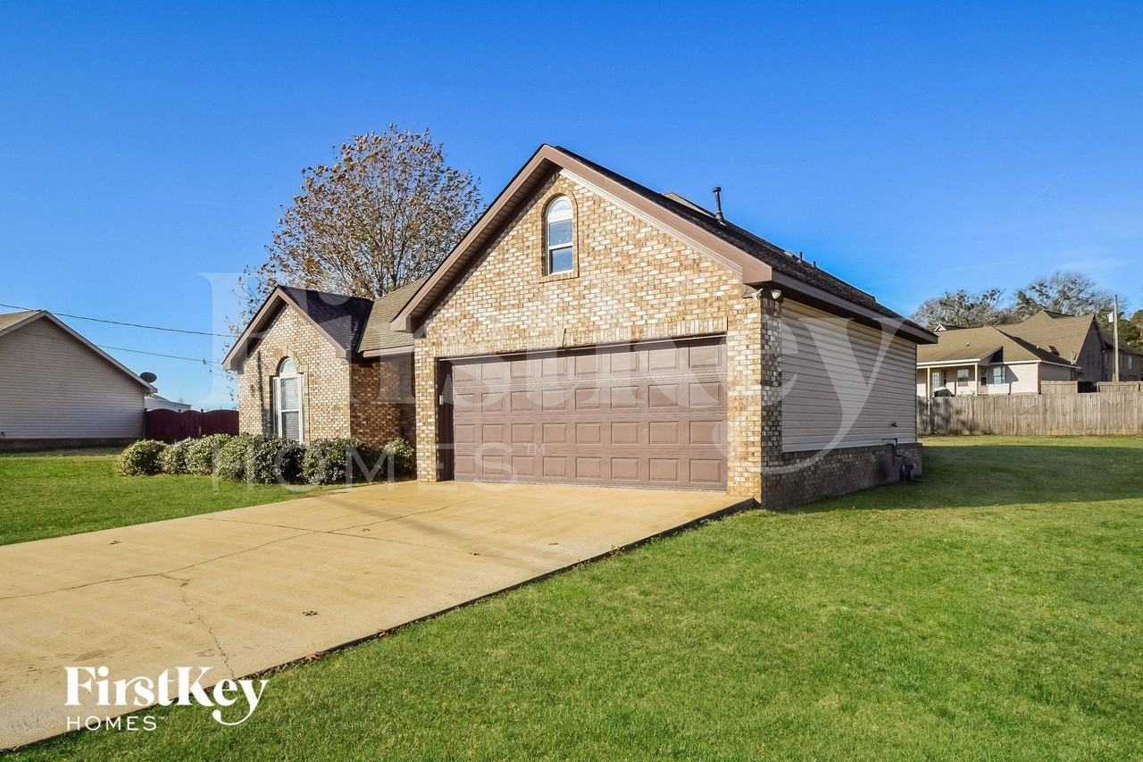 10777 Plantation Dr - Photo 2 of 15