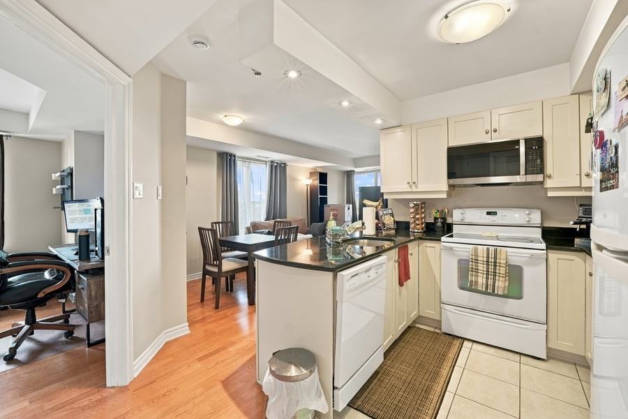 314 Central Park Dr #604 - Photo 3 of 12