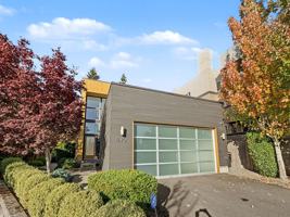 featured image of 1240 Ne 117th St