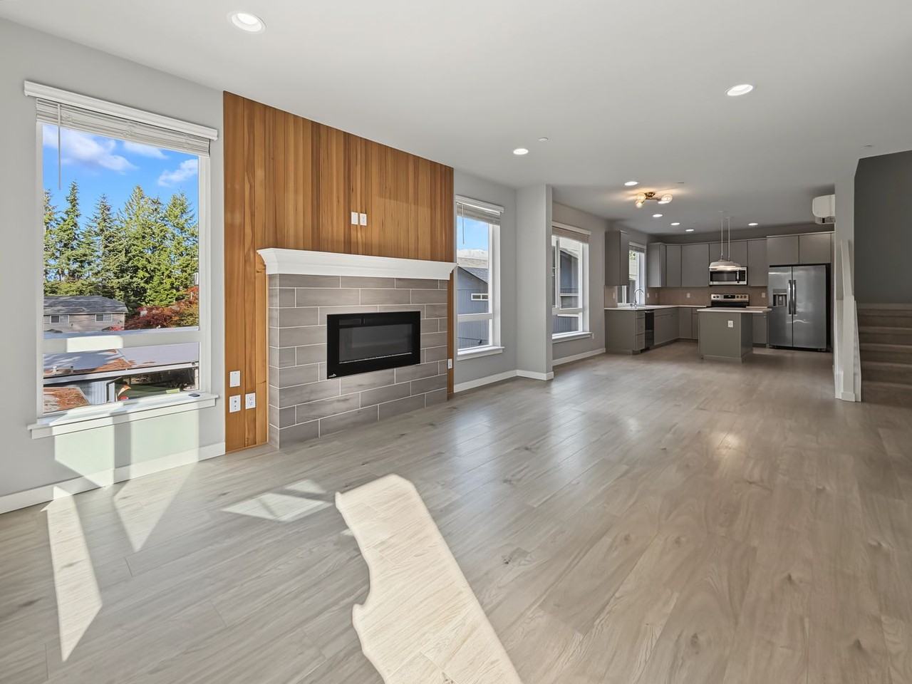 922 N 200th St - Photo 2 of 17