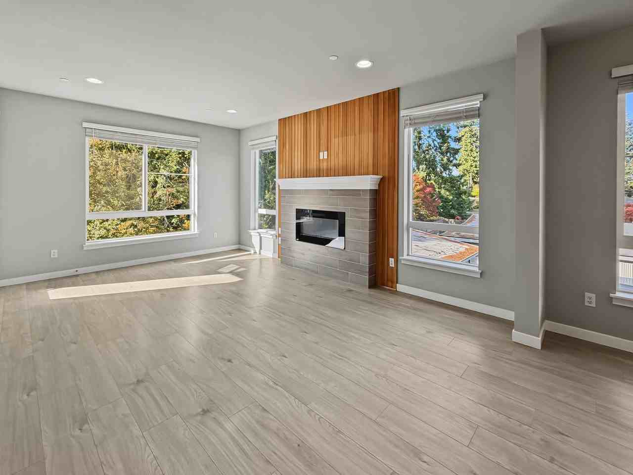 922 N 200th St - Photo 3 of 17