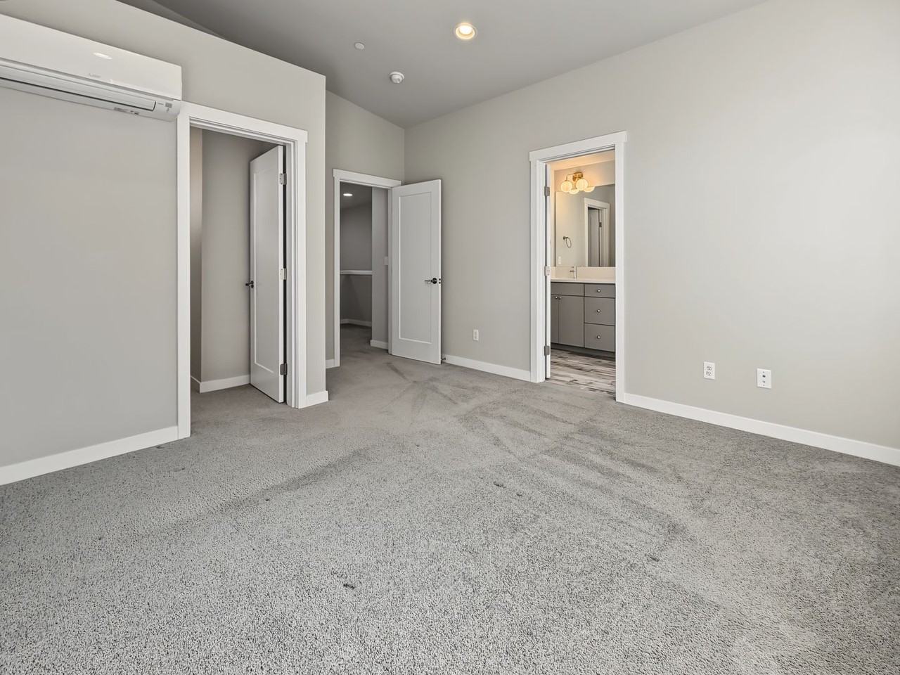 922 N 200th St - Photo 7 of 17