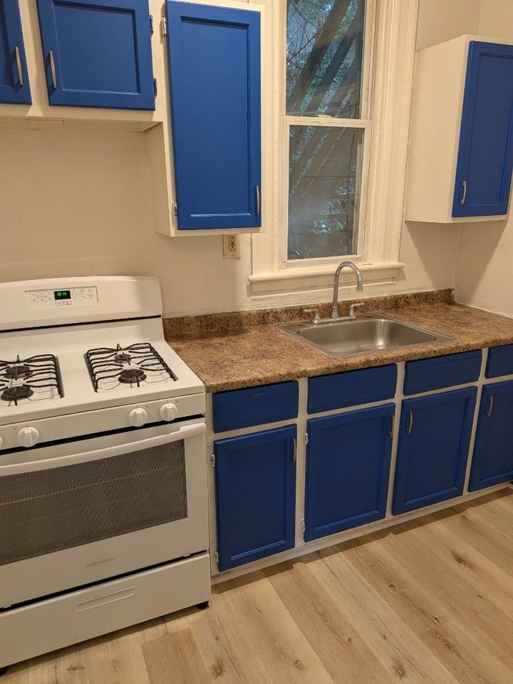 741 Florence Ave - Photo 4 of 7