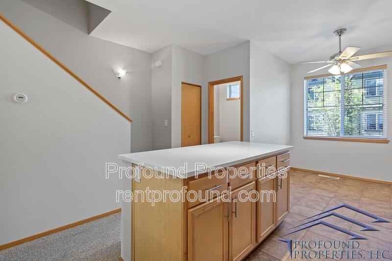 627 Sw Dillan Dr - Photo 3 of 28