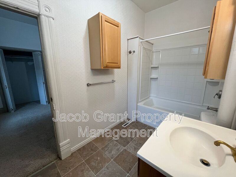 374 Basalt St - Photo 7 of 12