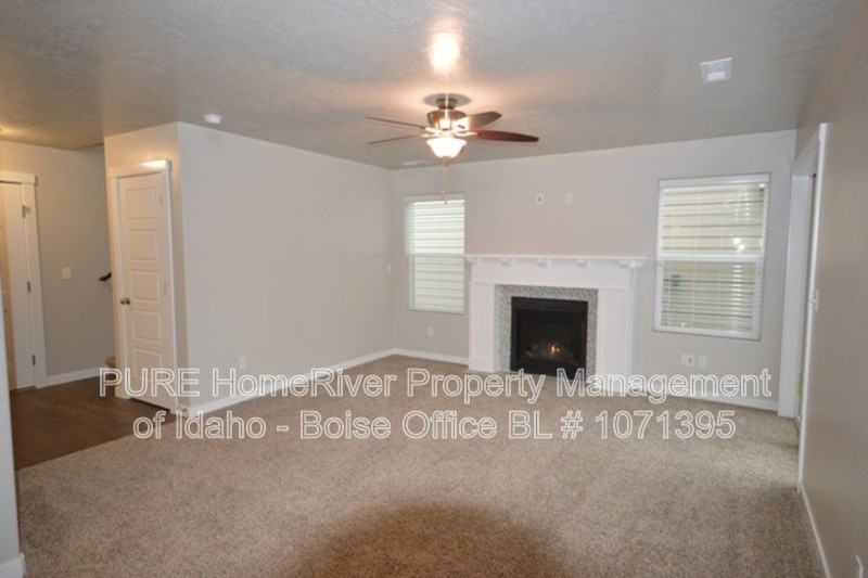 629 N Manship Ave - Photo 4 of 15