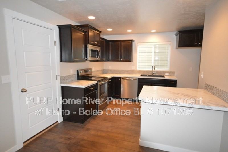 629 N Manship Ave - Photo 5 of 15