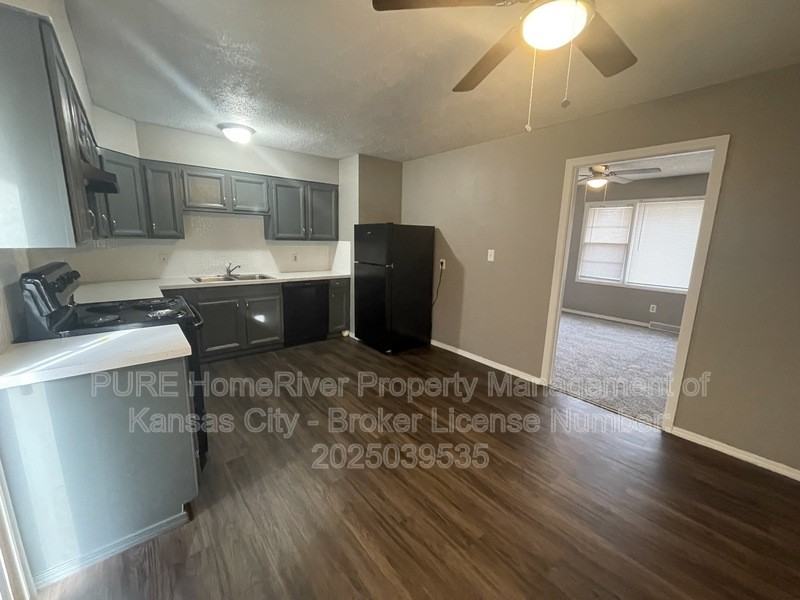 11108 Herrick Ave - Photo 3 of 16