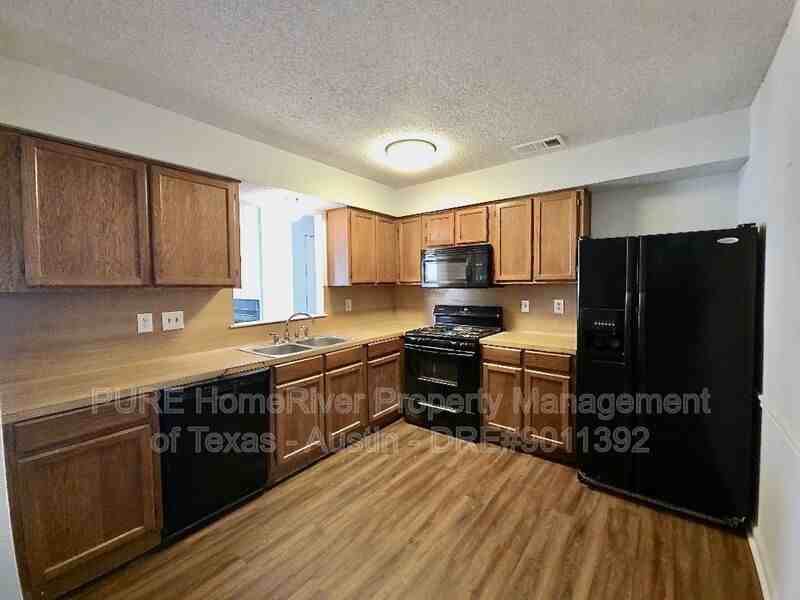 801 Country Aire Dr - Photo 4 of 18