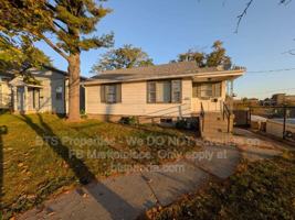 featured image of 1221 E Moneta Ave #FRONT