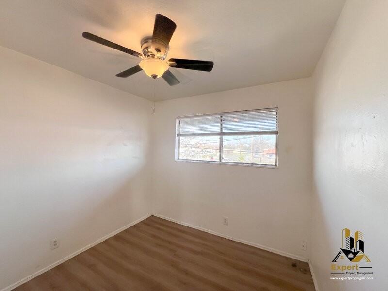 3720 Astoria St #3 - Photo 5 of 6